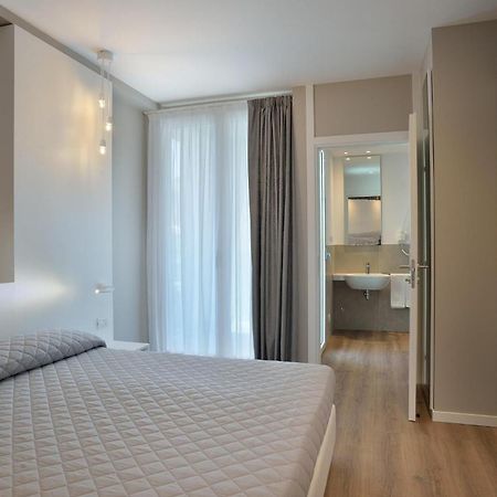 Embassy Hotel & Spa Cattolica Luaran gambar