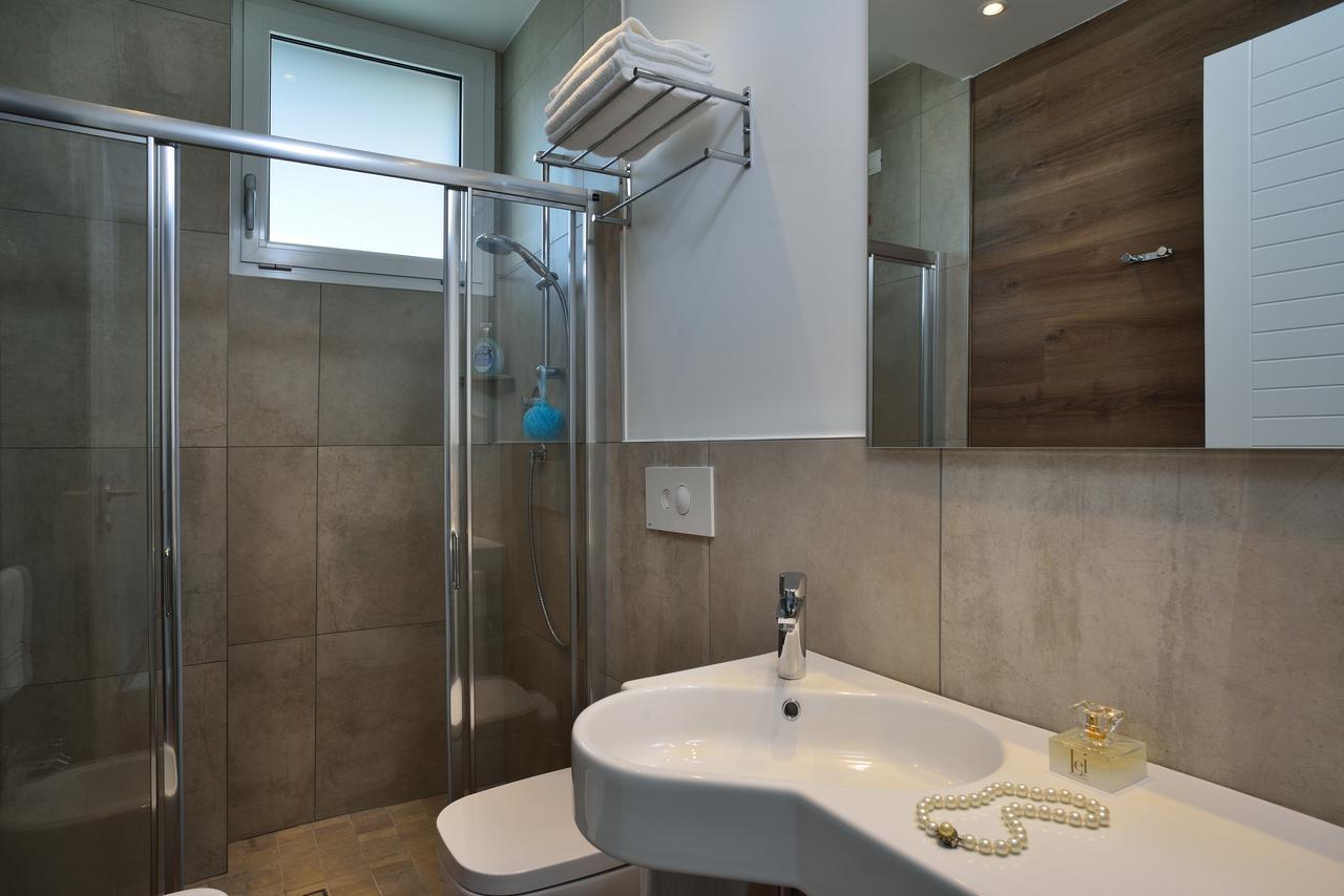 Embassy Hotel & Spa Cattolica Luaran gambar