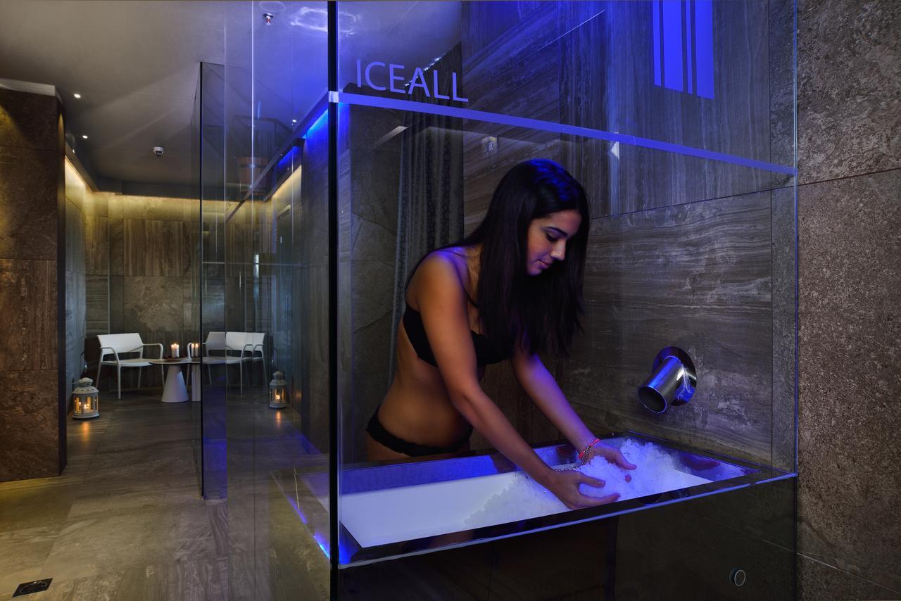 Embassy Hotel & Spa Cattolica Luaran gambar