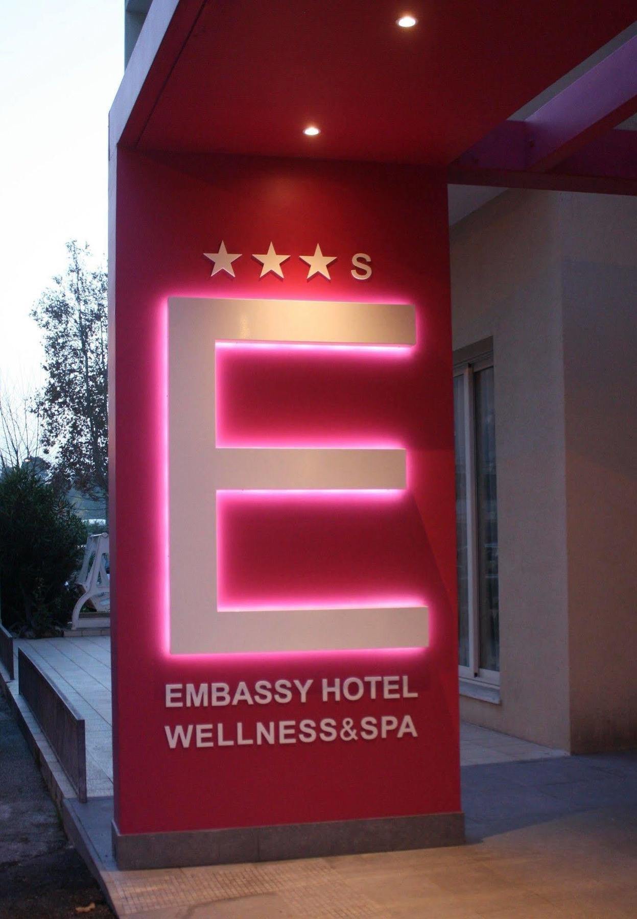 Embassy Hotel & Spa Cattolica Luaran gambar