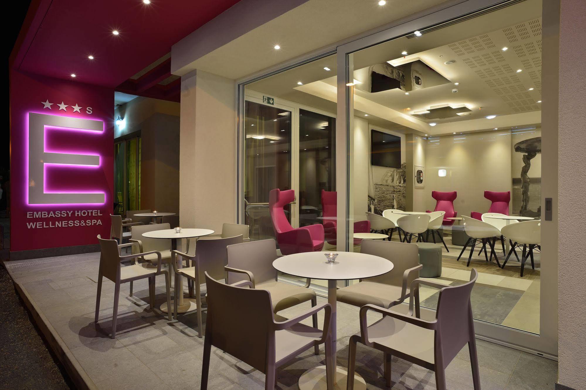 Embassy Hotel & Spa Cattolica Luaran gambar