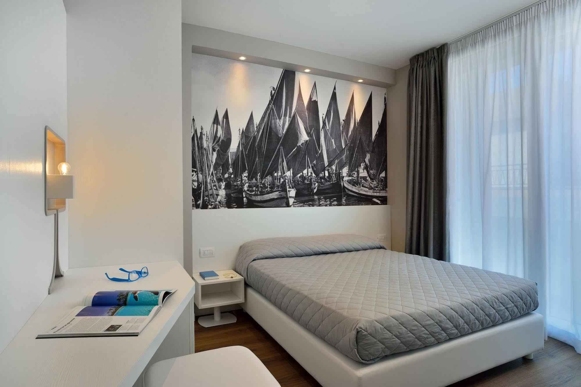 Embassy Hotel & Spa Cattolica Luaran gambar