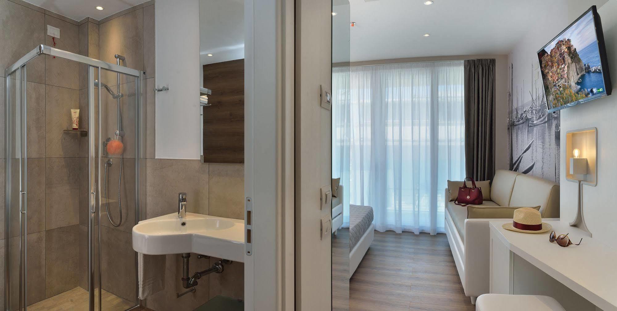 Embassy Hotel & Spa Cattolica Luaran gambar