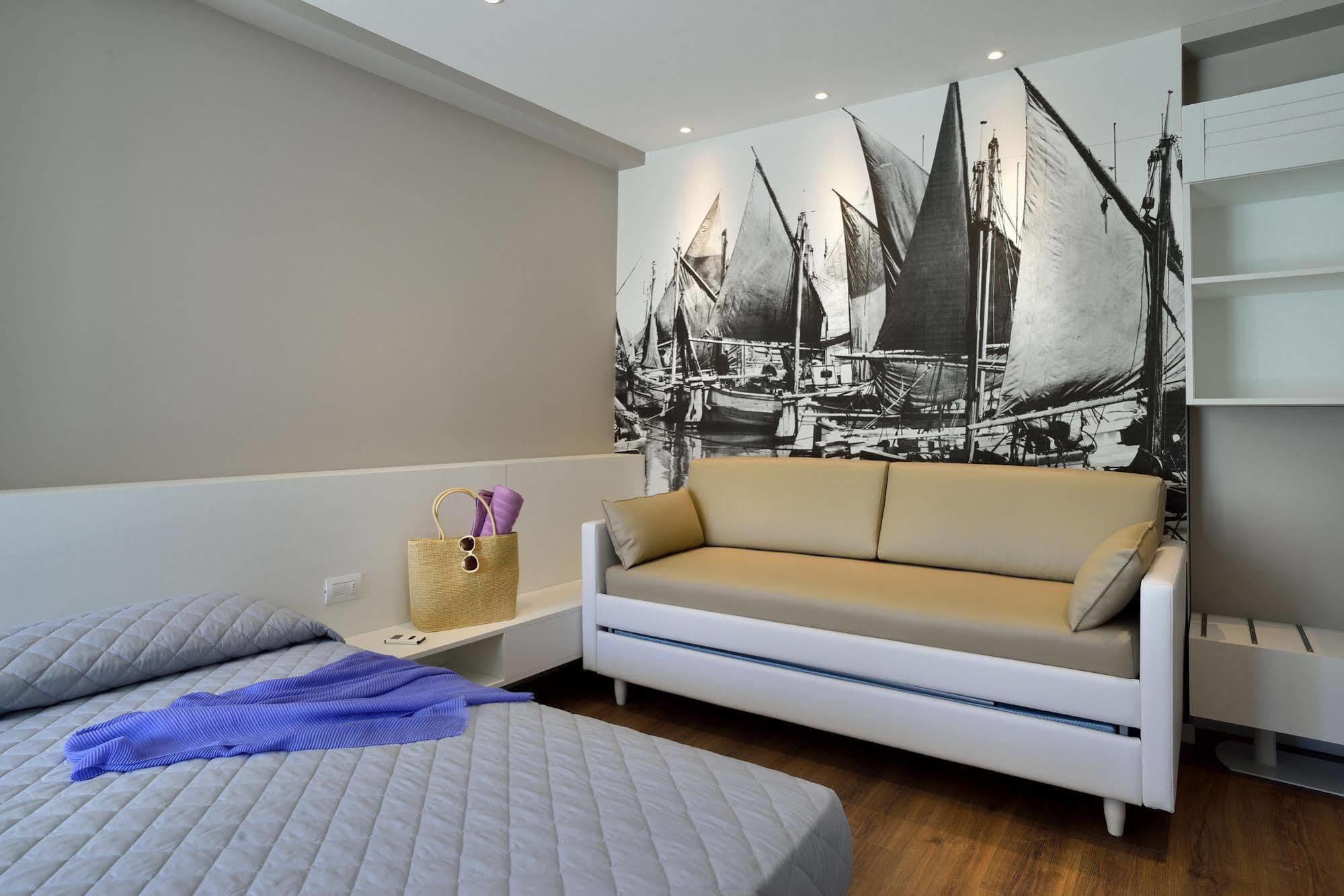Embassy Hotel & Spa Cattolica Luaran gambar
