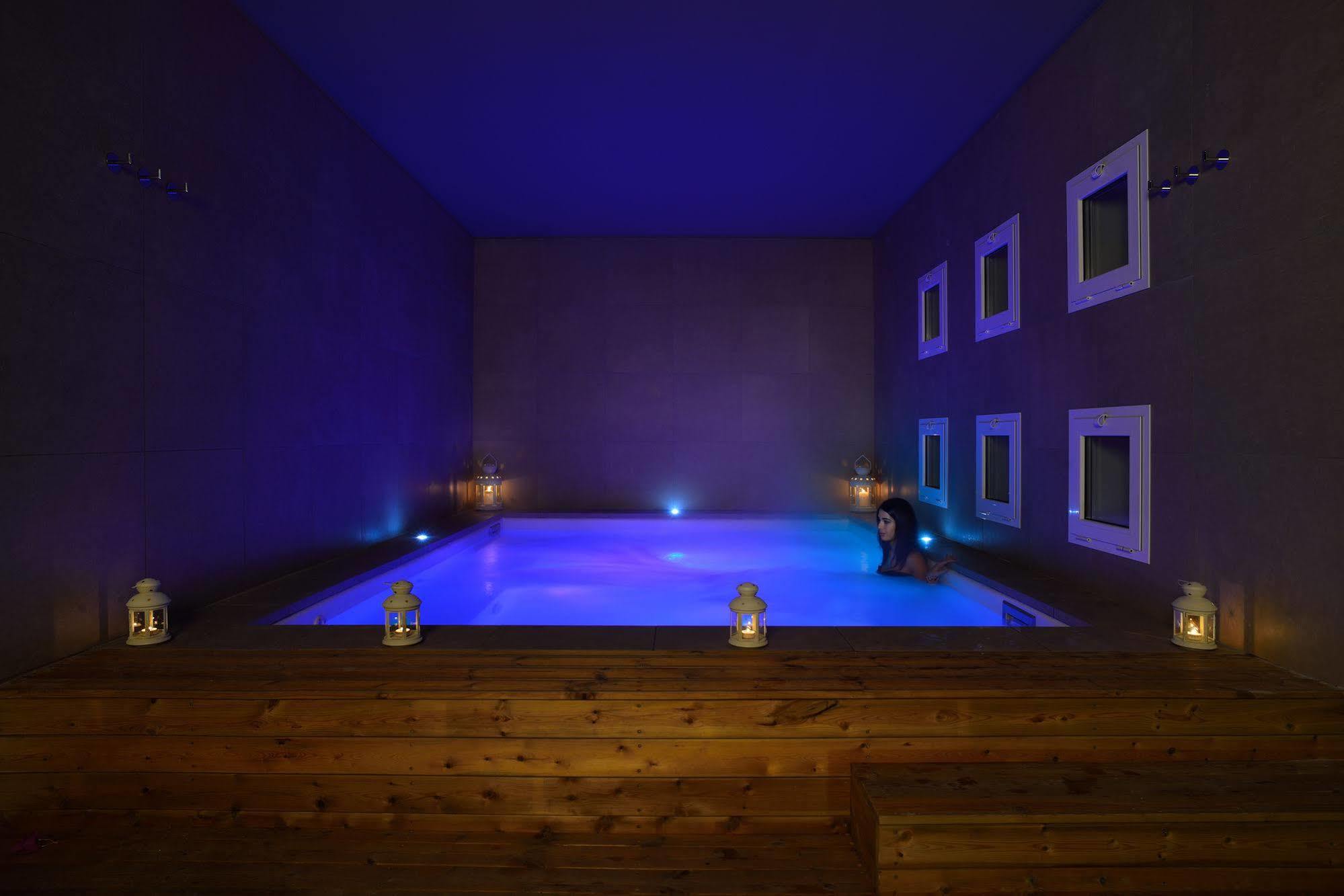Embassy Hotel & Spa Cattolica Luaran gambar